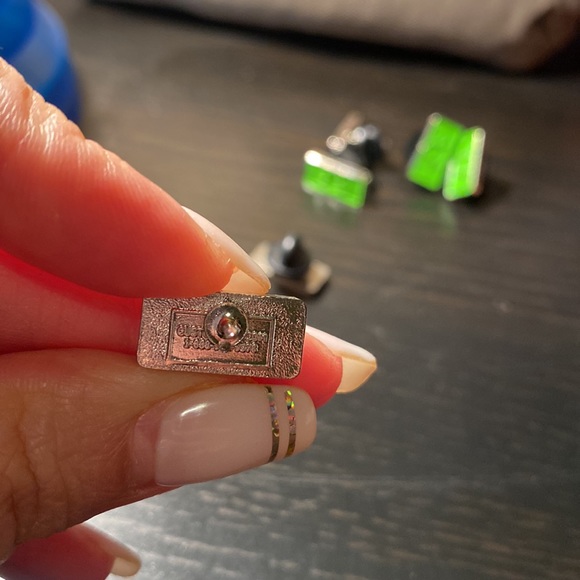 Green Snapchat Enamel Pin - Picture 2 of 5